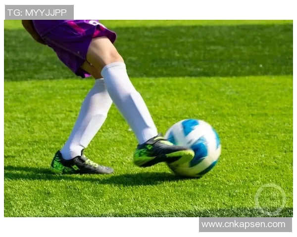 足球球星灵巧带球过人展现绿茵场上非凡技巧魅力 足球球星灵巧带球过人展现绿茵场上非凡技巧魅力