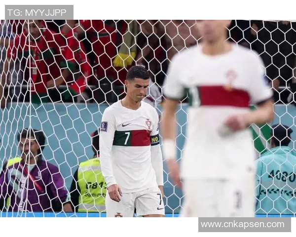 C罗复出重返赛场引爆全球球迷热情掀起新一轮足坛狂潮 C罗复出重返赛场引爆全球球迷热情掀起新一轮足坛狂潮